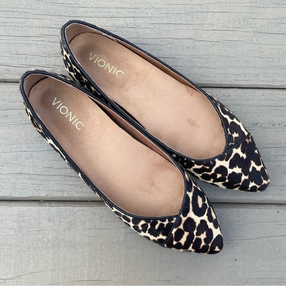 ✨Vionic Leopard Print Flats✨ - Picture 2 of 10